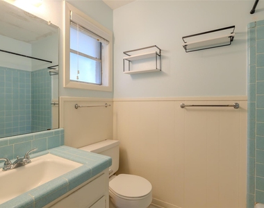 2308 Hillcrest Drive - Photo Thumbnail 16