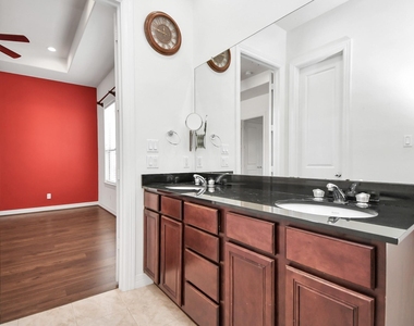 3900 Center Street - Photo Thumbnail 21