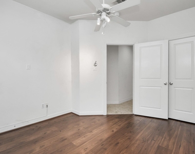 3900 Center Street - Photo Thumbnail 4