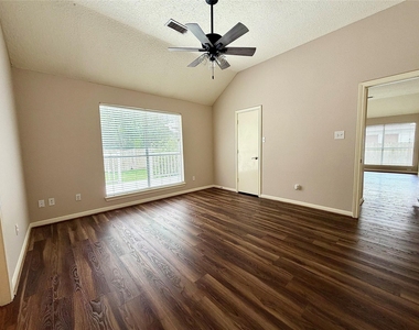 4006 Hunnington Drive - Photo Thumbnail 17