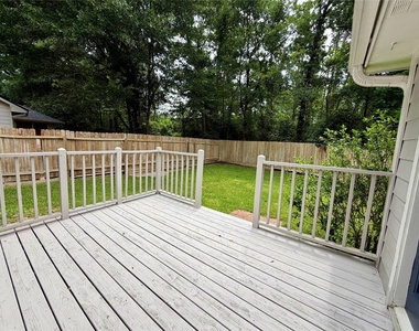 4006 Hunnington Drive - Photo Thumbnail 3