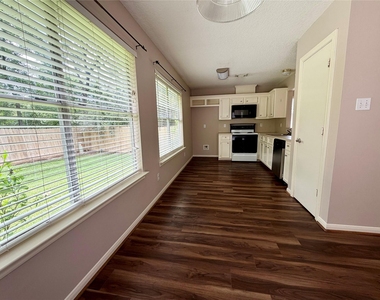 4006 Hunnington Drive - Photo Thumbnail 7