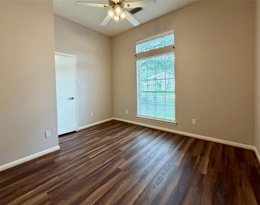 4006 Hunnington Drive - Photo Thumbnail 18
