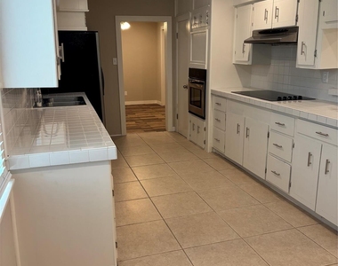 8049 Forest Hills Drive - Photo Thumbnail 13