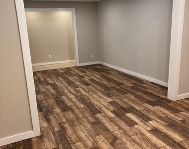 8049 Forest Hills Drive - Photo Thumbnail 10