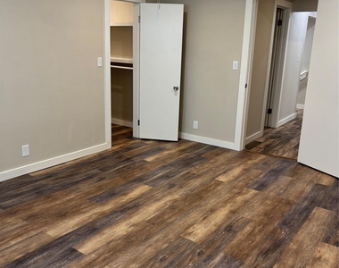 8049 Forest Hills Drive - Photo Thumbnail 28