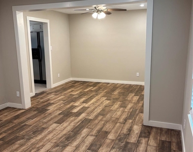8049 Forest Hills Drive - Photo Thumbnail 9