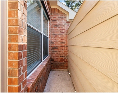 31 Auburn Path Drive - Photo Thumbnail 20