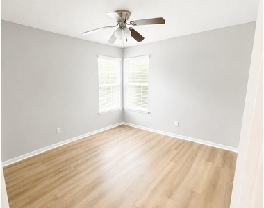 31 Auburn Path Drive - Photo Thumbnail 16