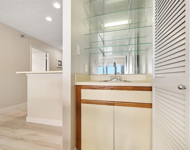 7700 Seawall Boulevard - Photo Thumbnail 23