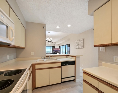 7700 Seawall Boulevard - Photo Thumbnail 16