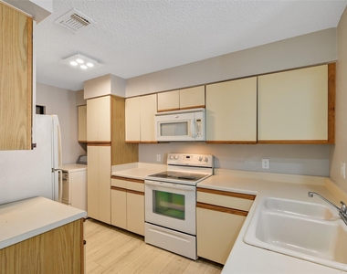 7700 Seawall Boulevard - Photo Thumbnail 18