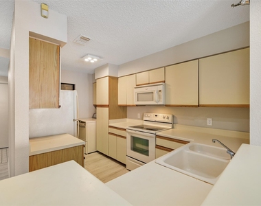 7700 Seawall Boulevard - Photo Thumbnail 22