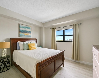 7700 Seawall Boulevard - Photo Thumbnail 27
