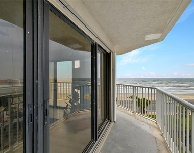 7700 Seawall Boulevard - Photo Thumbnail 8