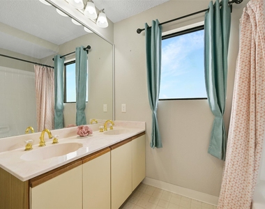 7700 Seawall Boulevard - Photo Thumbnail 30