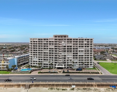 7700 Seawall Boulevard - Photo Thumbnail 36