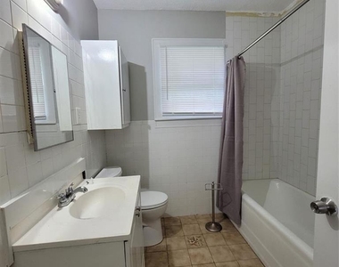 522 Aron Street - Photo Thumbnail 2