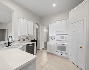 23818 Indian Hills Way - Photo Thumbnail 16