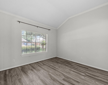 23818 Indian Hills Way - Photo Thumbnail 5