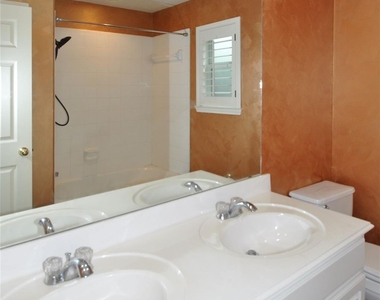 13607 Goldwater Ct - Photo Thumbnail 27