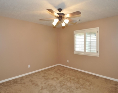 13607 Goldwater Ct - Photo Thumbnail 25