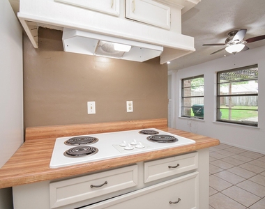 21318 Park Valley Drive - Photo Thumbnail 18