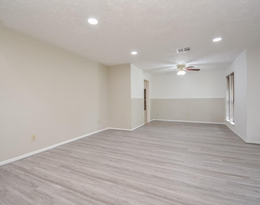 21318 Park Valley Drive - Photo Thumbnail 11