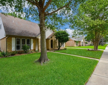 21318 Park Valley Drive - Photo Thumbnail 2