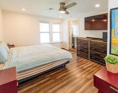 1607 W 22nd Street - Photo Thumbnail 26