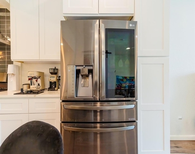1607 W 22nd Street - Photo Thumbnail 12