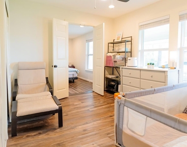 1607 W 22nd Street - Photo Thumbnail 24