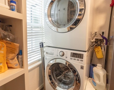 1607 W 22nd Street - Photo Thumbnail 19