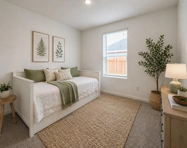 513 Robin Street - Photo Thumbnail 9