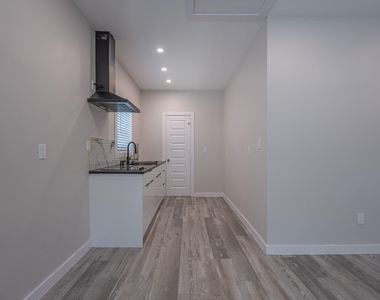 4202 Clay Street - Photo Thumbnail 8