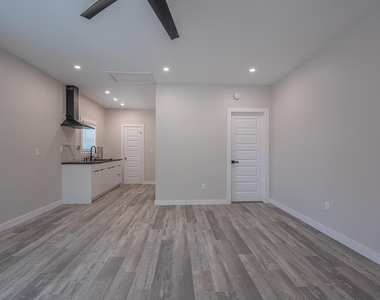 4202 Clay Street - Photo Thumbnail 4