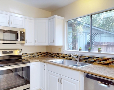 2105 N Red Cedar Circle - Photo Thumbnail 3