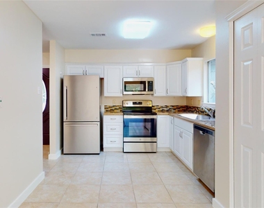 2105 N Red Cedar Circle - Photo Thumbnail 4