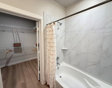 1610 Campbell Rd - Photo Thumbnail 7