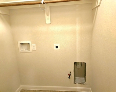 3003 Peachstone Place - Photo Thumbnail 11