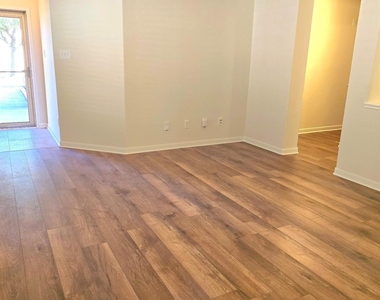 3003 Peachstone Place - Photo Thumbnail 5