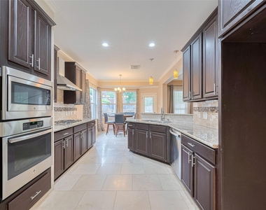 3911 Fall Branch Drive - Photo Thumbnail 17