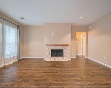 3911 Fall Branch Drive - Photo Thumbnail 8