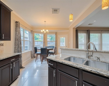 3911 Fall Branch Drive - Photo Thumbnail 15