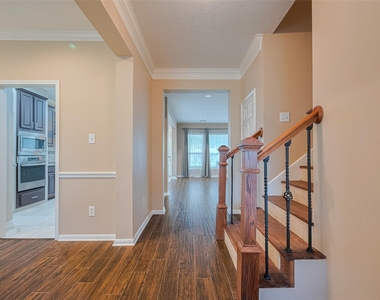 3911 Fall Branch Drive - Photo Thumbnail 2