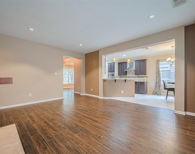 3911 Fall Branch Drive - Photo Thumbnail 10