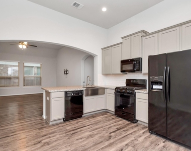 4406 Low Meadow Lane - Photo Thumbnail 14