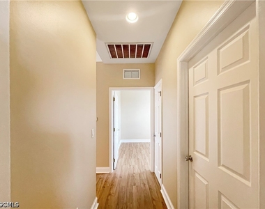 2105 Ne 15th Terrace - Photo Thumbnail 17