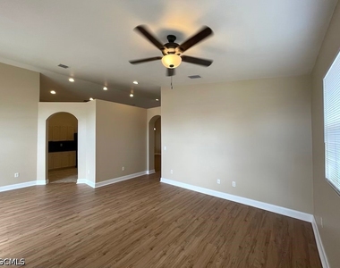 2105 Ne 15th Terrace - Photo Thumbnail 8