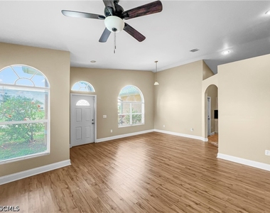 2105 Ne 15th Terrace - Photo Thumbnail 4